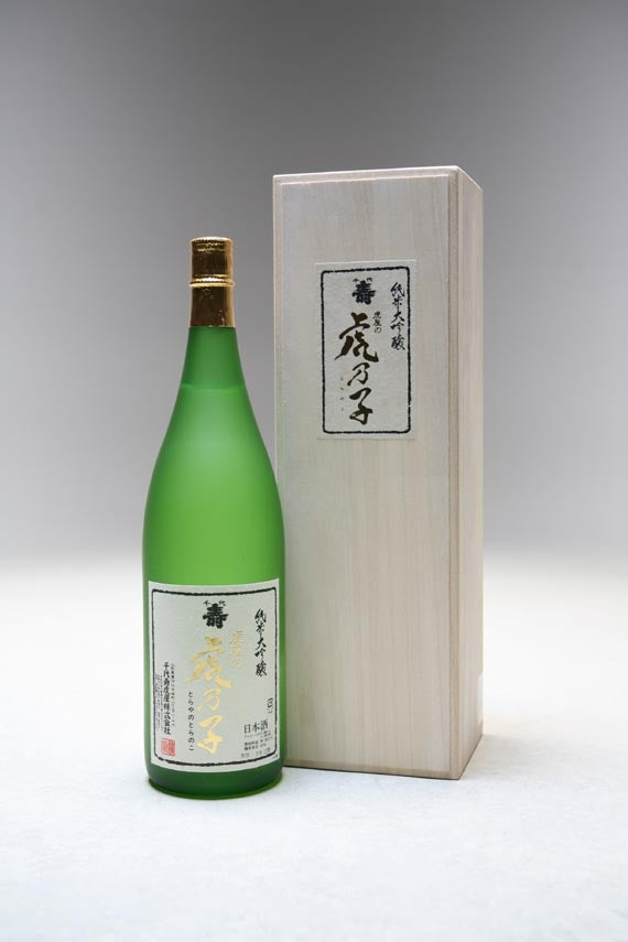 ご贈答に最適】純米大吟醸 千代寿虎屋の虎乃子 1.8L（木箱入り