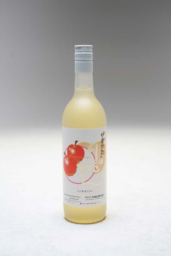 月山山麓 りんごわいん 0.72L【酒・ジュース・飲料】