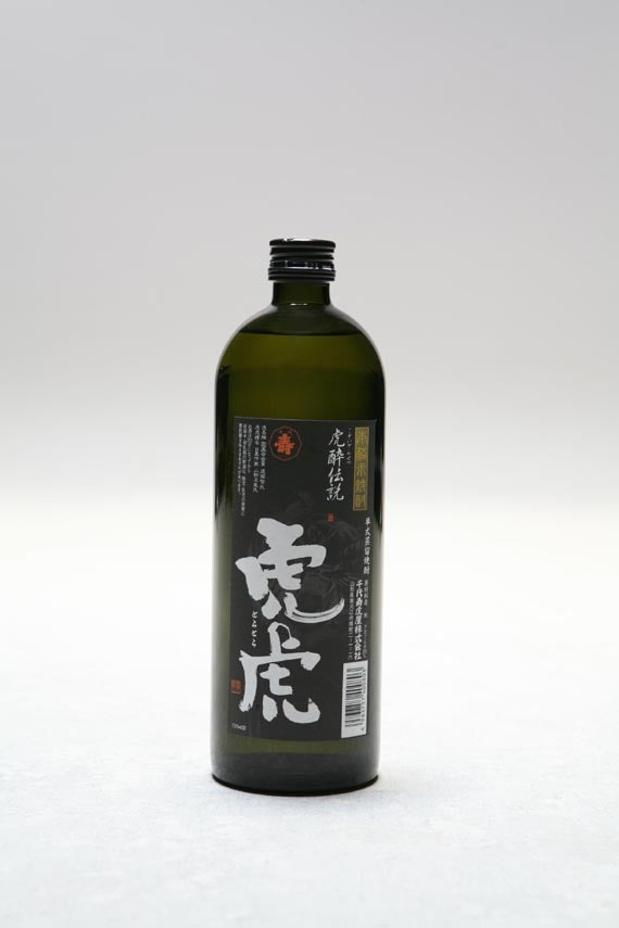 本格米焼酎 虎虎 黒 0.72L【酒・ジュース・飲料】