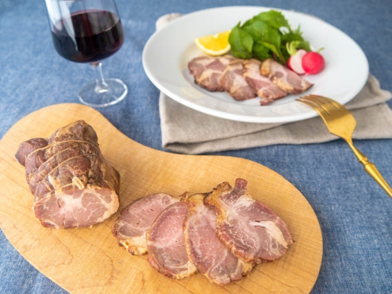 【送料無料】鹿児島産黒豚の炭焼き焼豚2種(肩ロース・モモ)