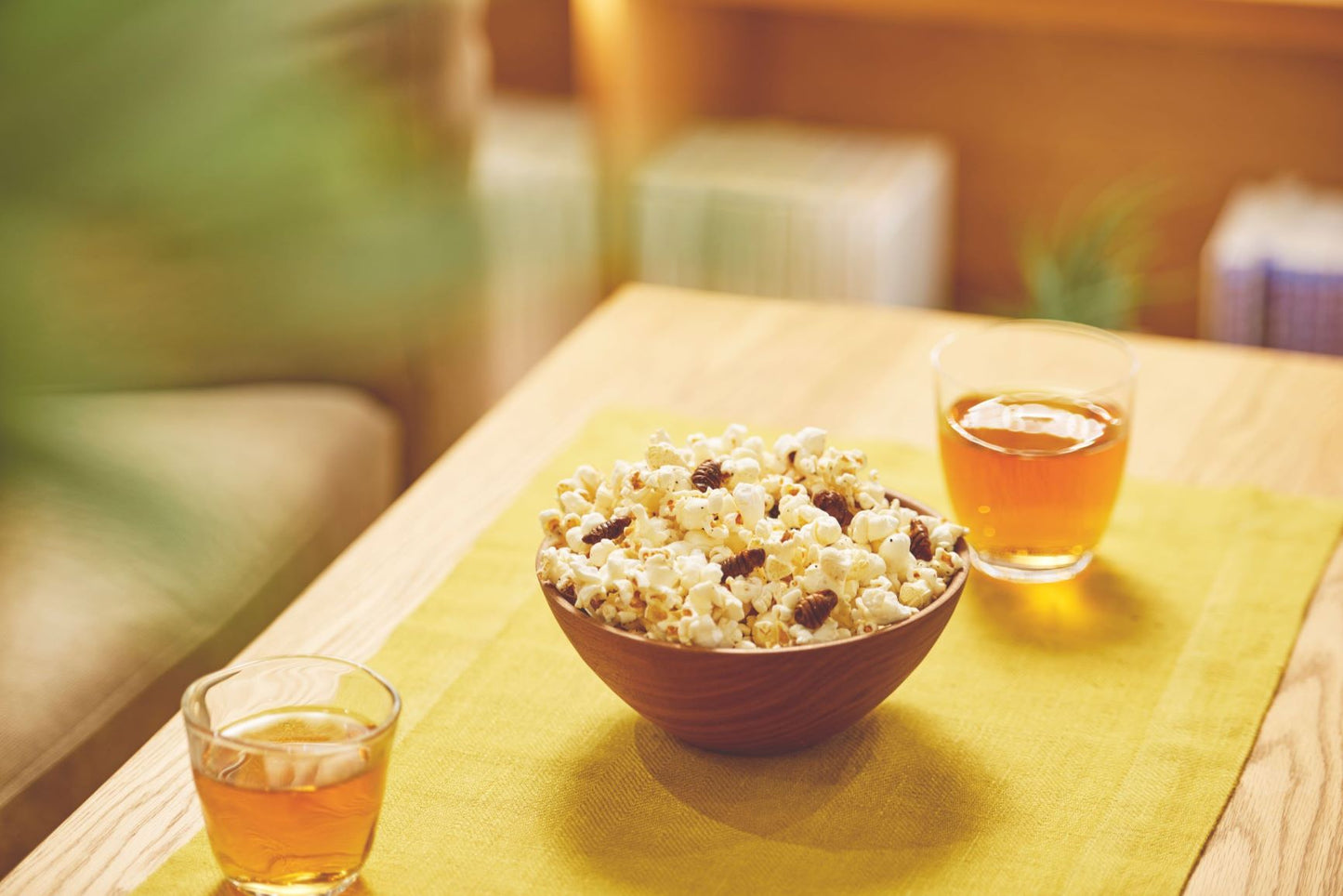 長野県産カイコ入りポップコーン「飛んで火に炒る夏の虫」