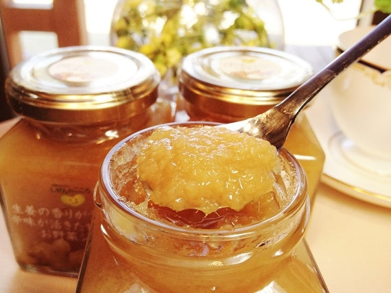 生姜の辛味とりんごの風味がほのかに香る甘さ控えめミックスジャム