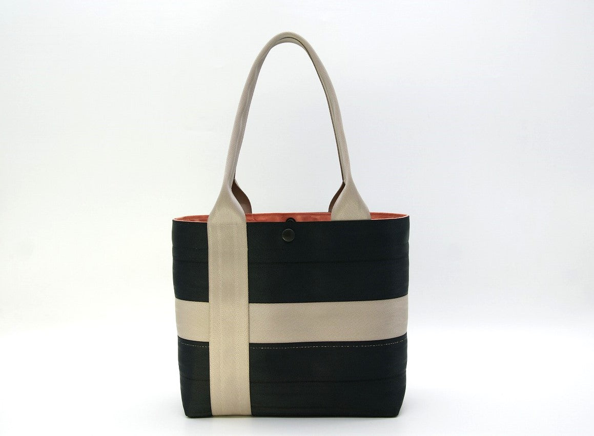 【女性人気】トートバッグ【Mサイズ】収納口30cm 高さ 約25cm×幅25cm×マチ10cm 持手長さ50cm 重さ600g