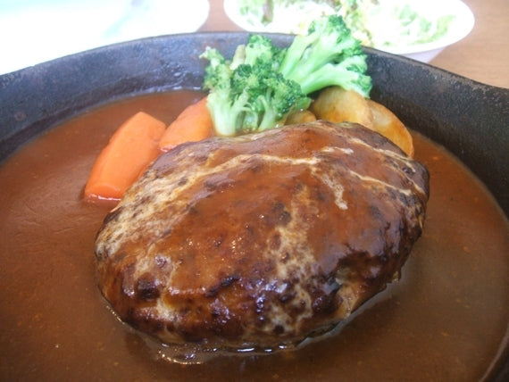 最高級の黒毛和牛を使用!霜降りハンバーグ1個140g×7個入り【化粧箱入】(送料無料)