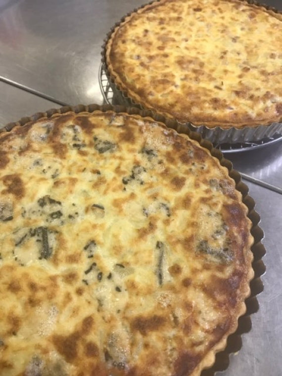 ※配送先 北海道限定※ ブルーチーズとお肉のキッシュ【10,000円以上送料無料】