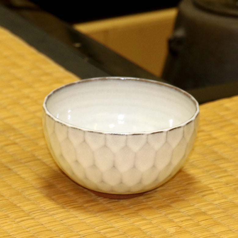 抹茶碗 亀甲白釉茶碗