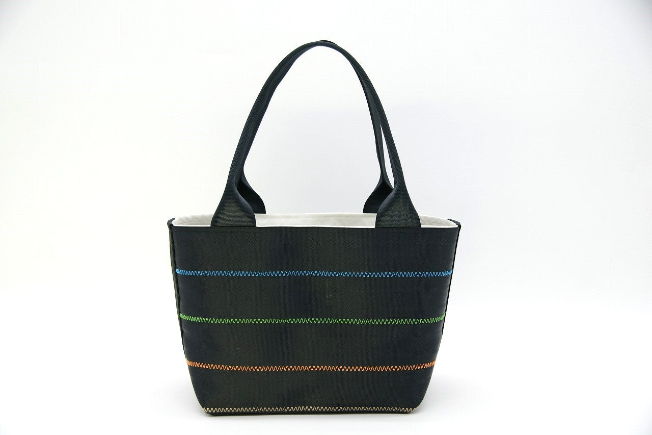 ランチバッグ 収納口25cm 高さ 約20cm×幅20cm×マチ15cm 持手長さ40cm 重さ400g