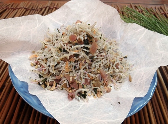 梅の酸味とちりめんの相性バッチリ  梅ちりめん 100g