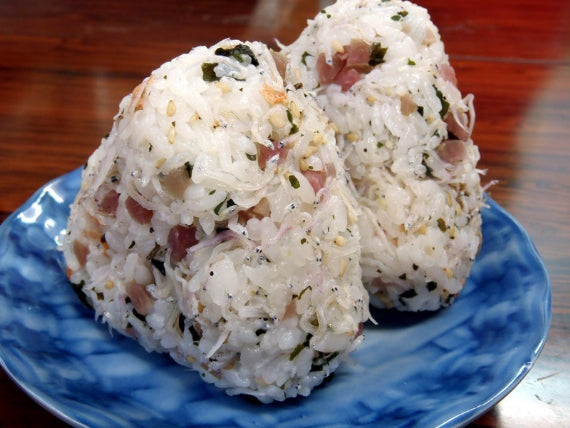 梅の酸味とちりめんの相性バッチリ  梅ちりめん 100g
