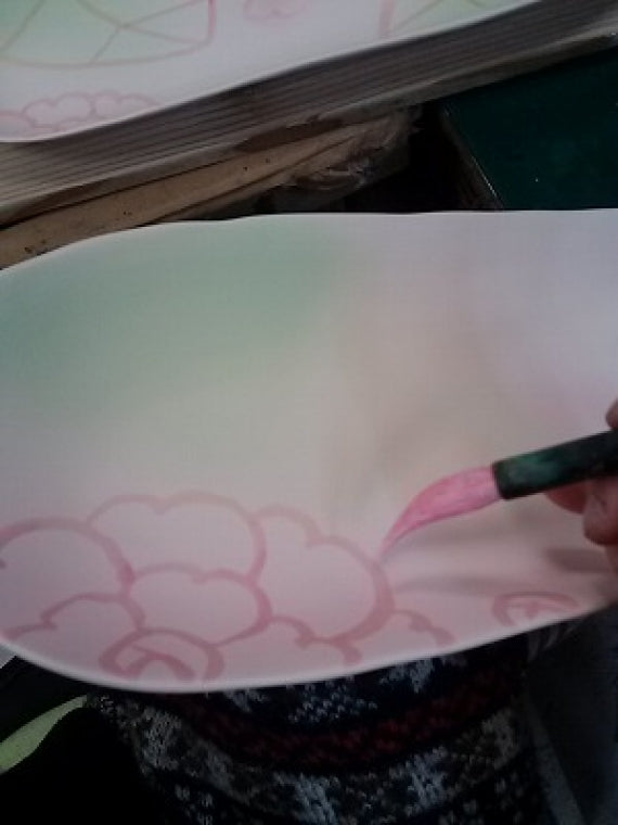 有田焼、貞泉窯の「砂窯」ラスター仕様なぶり形状のお皿３種類(バラ売り）