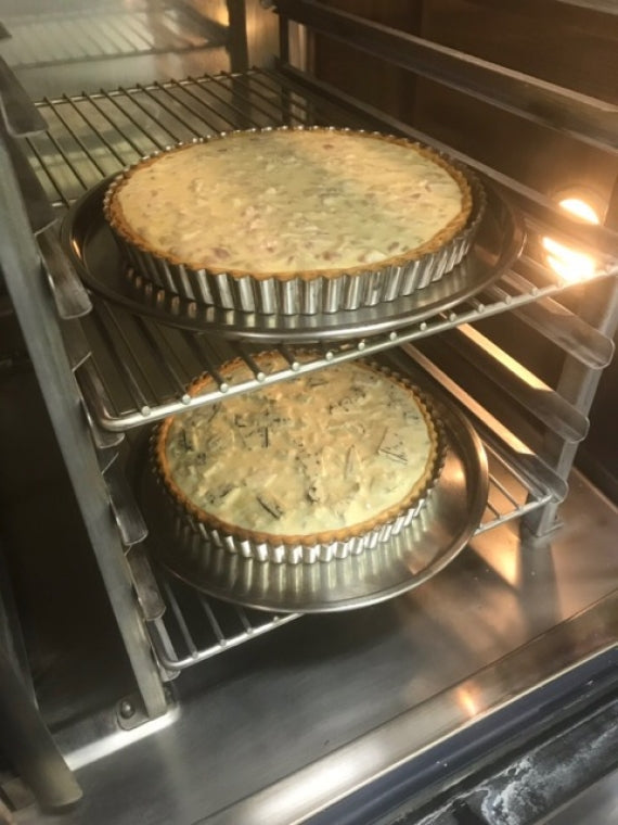 ※北海道配送不可※ パンチェッタと玉ねぎのキッシュ【2個以上送料無料】