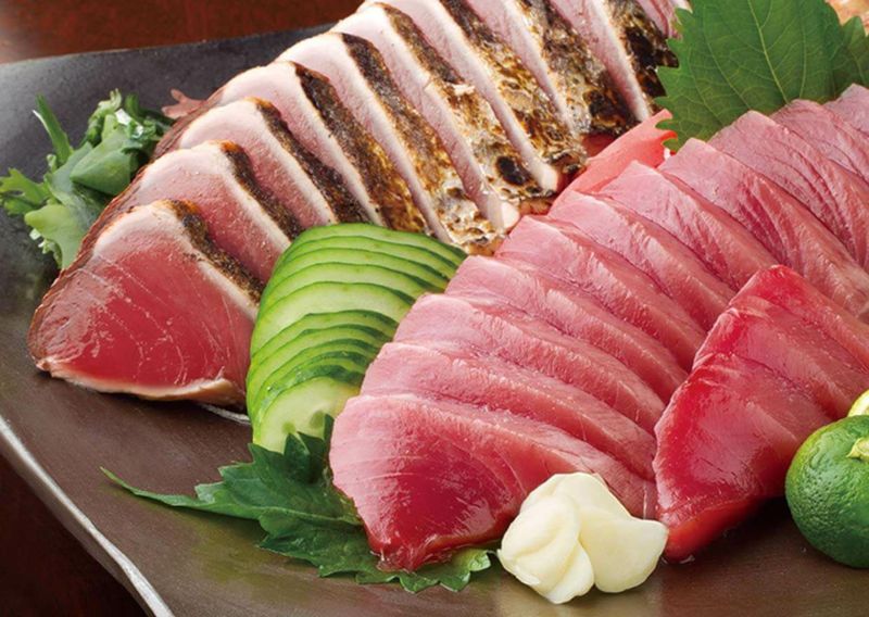土佐料理 司  鰹のたたき2本・鰹刺身1本セット　かつおのたたき　カツオタタキ　高知　土佐　戻り鰹　【カニ・鮮魚・魚介類】