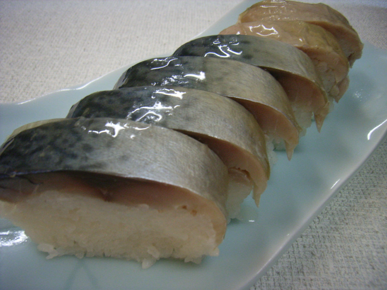京の伝統の鯖寿司ハーフサイズ（6巻）【※北海道/青森/秋田/岩手/沖縄エリアお届け不可】