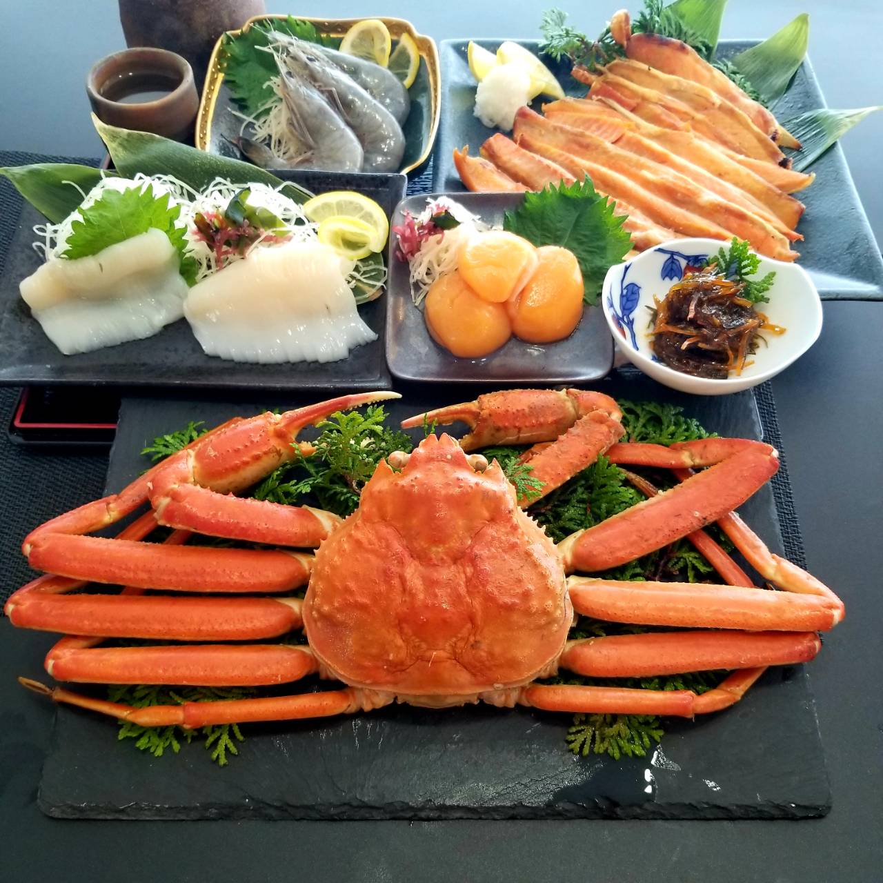海鮮美味6点セット（ズワイガニ・紅鮭ハラス・帆立(紅玉)・天使のエビ・いかそうめん・松前漬)　送料無料※沖縄は別途【ご贈答】