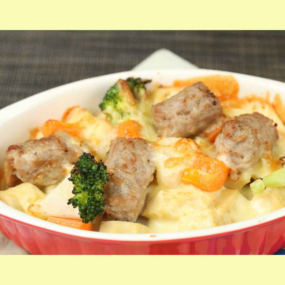 送料無料！900ｇ３パック×300ｇ　パキっと割って使える完全無添加 手づくり皮なしソーセージ　電子レンジですぐ食べれる！【完全無添加手作り★300ｇ前後８分割】国産豚　保存料着色料・砂糖不使用 イタリアで修行したシェフが作る　急速冷凍