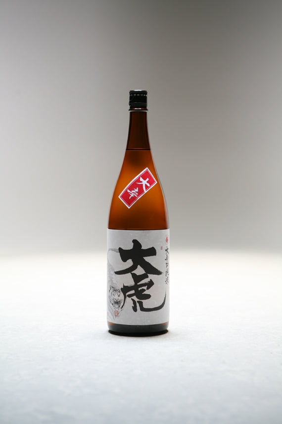 【食事と相性が良い超辛口純米！】大辛口純米　大虎　1.8L【酒・ジュース・飲料】