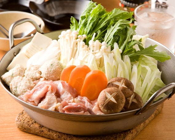 【九州産若鶏もも肉】使用 本格博多水炊き（職人が丁寧に作り上げた白濁スープ、コクがありコラーゲンあり）２人前（博多ちゃんぽん麺付）￥3,350【お歳暮2025】【鍋】【鍋2025】 【当地鍋】