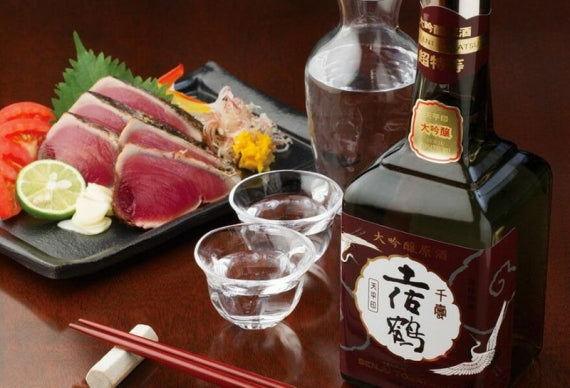 土佐料理 司「鰹のたたきと大吟醸酒 土佐鶴『天平』のセット」