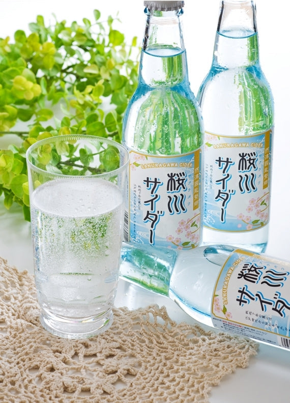 天然の名水から作った地サイダー「桜川サイダー」（330ML×24本入）