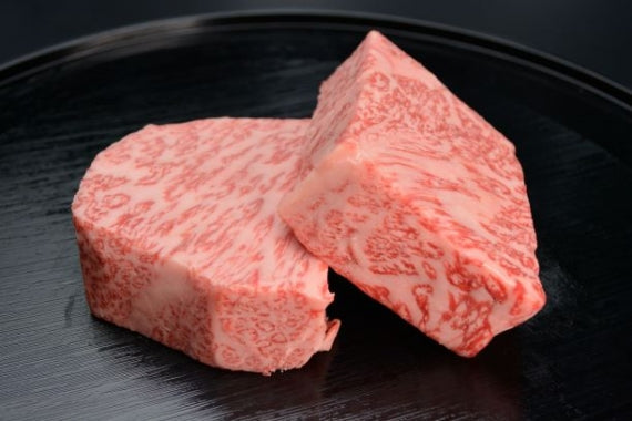 松阪牛ロース芯だけステーキ600ｇ（150ｇ× 4枚）木箱入り