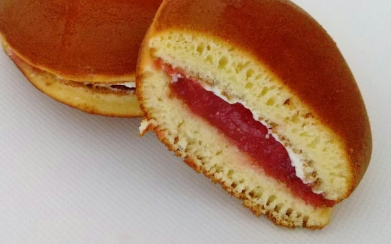 ほほ笑みいちご 10個入　送料込み　どら焼き　いちご　越後姫　バタークリーム　お菓子　スイーツ　洋菓子　和菓子　ギフト　贈り物