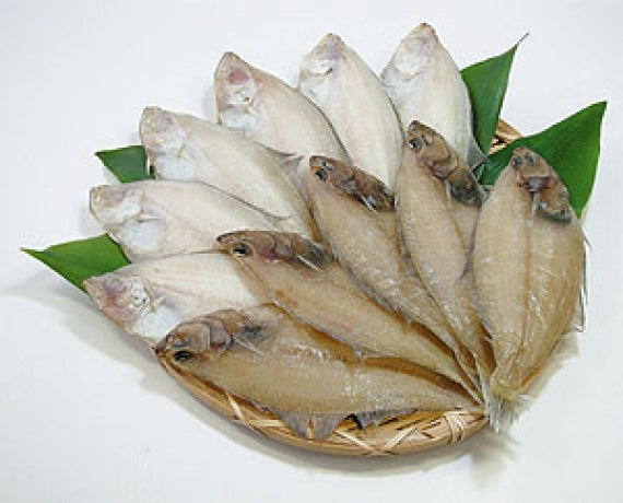 かすみ屋のこだわり水かれい一夜干し（８尾前後　約550ｇ）