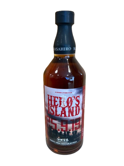 9月19日新発売！　映画「宝島」コラボ商品　沖縄ウイスキー　HERO'S ISLAND　47度　700ml　人々