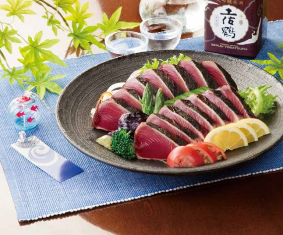土佐料理 司「鰹のたたきと大吟醸酒 土佐鶴『天平』のセット」