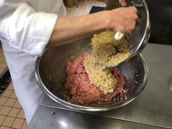 ※配送先　北海道限定※　【1個単位（箱なし）】ソースのいらないハンバーグのパテ(200g）【10,000円以上送料無料】