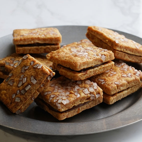 【全国一律　送料無料】BLOCK BLOCK TOKYO Basque Burnt Cheese Cockie（chocolat）　バスクチーズクッキー（ショコラ）8個入り