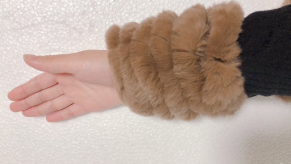 レッキスラビット手袋にもなるカフス　０１．ナチュラルブラウン