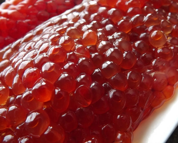 北海道ブランド筋子※ 銀毛秋鮭の卵【うす塩の鮭筋子】昔ながらの「熟成」製法。1本づつラップで密封してます。2.3本です。【新物入荷しました】