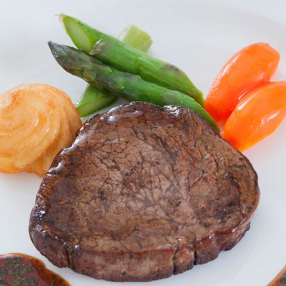 近江牛ヒレステーキ２枚入り（合計２５０ｇ）【化粧箱入り】《冷凍便》【精肉・肉加工品】