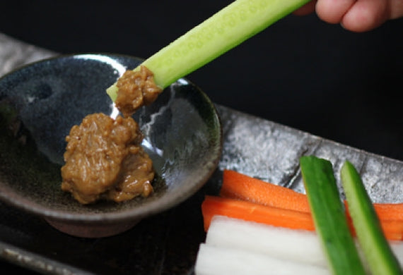 長期熟成　琉球王朝秘伝豆腐よう　泡盛30°仕込唐辛子入  珍味です。紅麴は使っていません