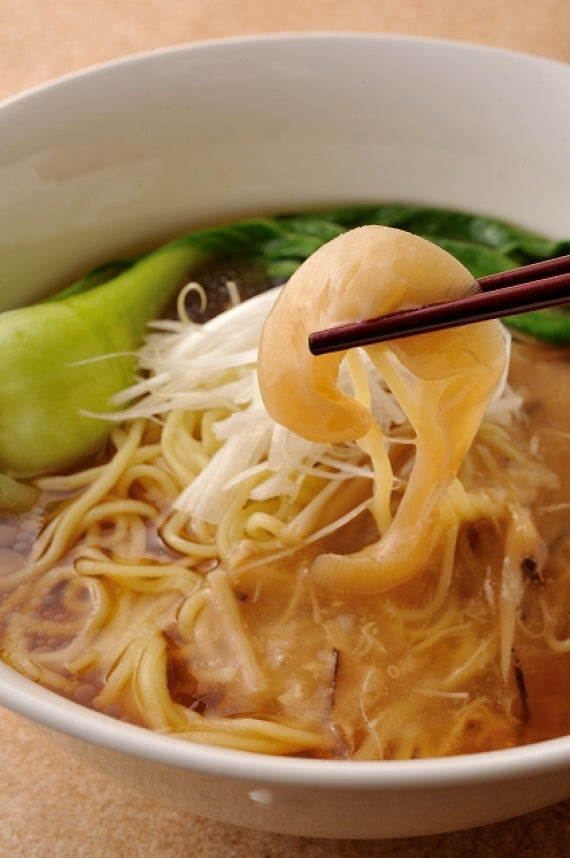 ふかひれラーメン【醤油味】　1食　山海の食材をふんだんに使用し、じっくり煮込んだスープと風味豊かなストレート細麺