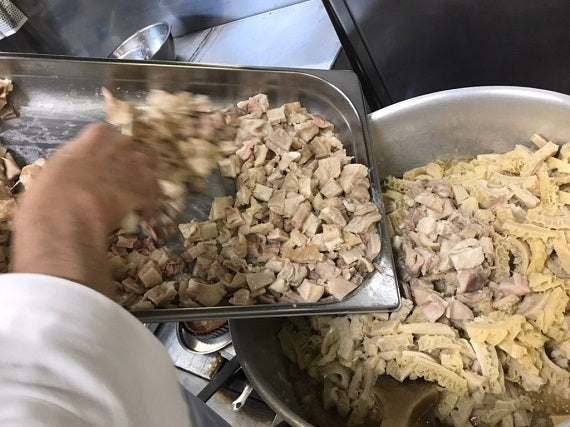※配送先　北海道限定※　　ハチノスのトマト煮込みグラタン（トリッパ）【10,000円以上送料無料】秋の大感謝祭！！『ソースのいらないハンバーグ200ｇ』を2個サービスいたします（2025年11月7日まで）