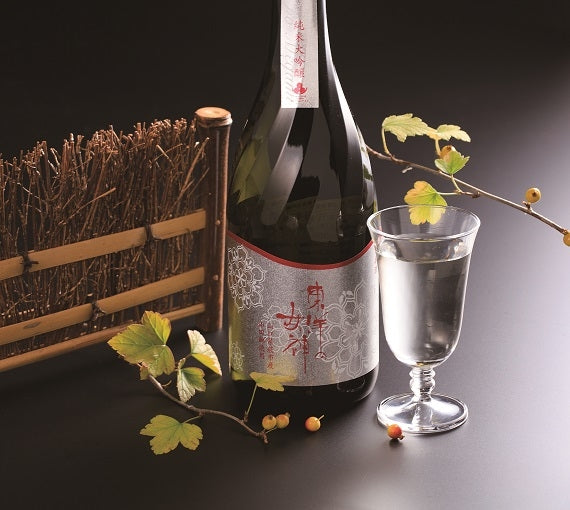 これぞ究極の呑み比べ！東洋の女神＆獺祭二割三分セット(720ml×2本)