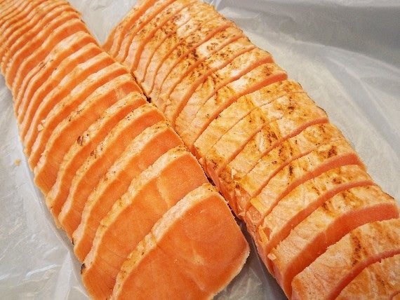 【送料無料サーモン】「香ばしい炙り焼き」「大とろお刺身」を【宗谷の塩】で食べ比べを！※新作はミネラル豊富な「宗谷の塩」付き！【5400円の品を炙り刺身ほたてもセットし】