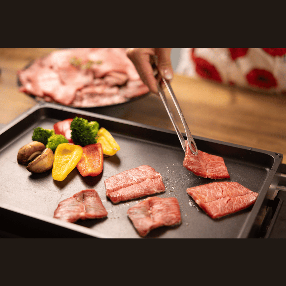 【送料無料｜化粧箱入り】京都黒毛和牛「肉宝 平井牛」赤身焼肉用 250g（2人前）〈冷凍便〉【お歳暮・ギフト・プレゼントにも最適です】