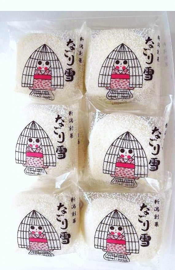 なごり雪12個入　送料込み　●冷凍の商品です　日本ギフト大賞2018新潟賞を受賞しました　ドラマで使用されました　新潟　お土産　ギフト　贈り物　米粉　ヤスダヨーグルト　ミニロールケーキ　フロマージュ　チーズクリーム　お菓子　洋菓子　スイーツ