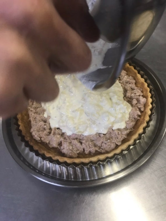 ※配送先　北海道限定※　ブルーチーズとお肉のキッシュ【10,000円以上送料無料】