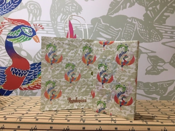 ミニカーネーション付き！銘菓 琉球酥(りゅうきゅうすー) 中箱 12個入り