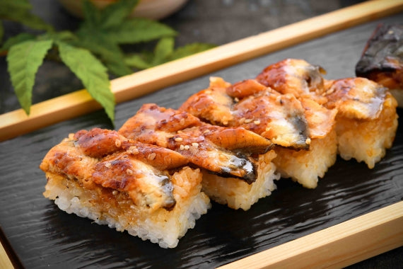 【醤油名匠・焼き鯖寿司発祥の店】越前三国湊屋　４種の押し寿司詰め合わせセット　～元祖焼き鯖寿司・福井サーモンの押し寿司・うなぎの押し寿司・甘海老寿司～【お中元2023】【漬魚・魚加工品】