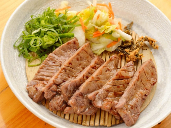 仙台名物！！牛たん塩仕込み(800ｇ)　小分けで便利！【精肉・肉加工品】【冷凍便】
