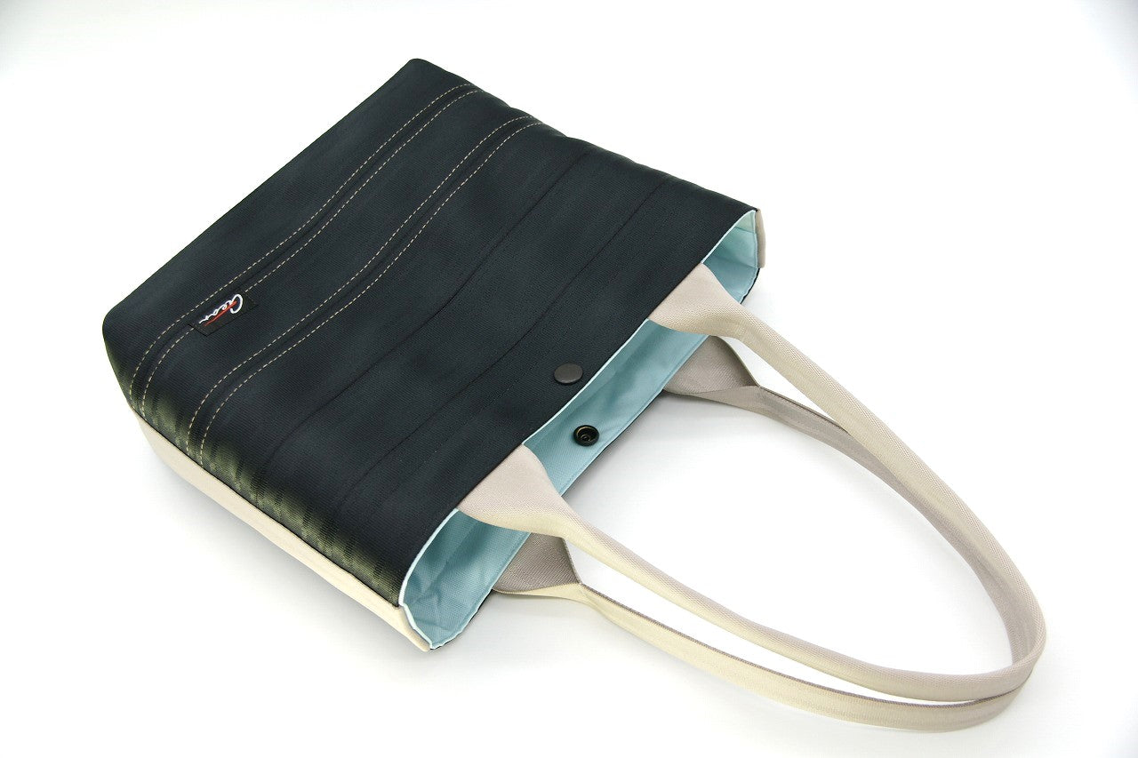 トートバッグ【Mサイズ】収納口３０ｃｍ 高さ 約２５ｃｍ×横２５ｃｍ×マチ１０ｃｍ 持手長さ５５ｃｍ 重さ５００ｇ