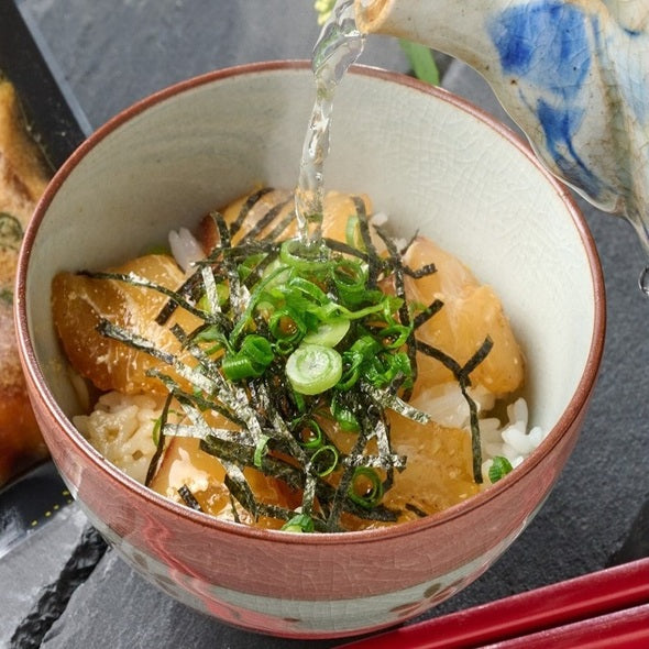 BUNGOギフト　　りゅうきゅう(魚の漬け)のセット【日本ギフト大賞2024受賞】. 内容量:かぼすブリ茶漬け100g✖︎2、鯛茶漬け100g✖︎2、鯖コンコ(魚味噌で漬けた大根の漬物)40g✖︎2 大分郷土料理