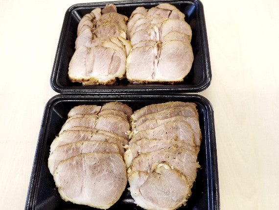 【北海道産豚「炙り焼き」チャーシュー400ｇ】スライス2切×10パック【しっかりとした肉質と素朴なうす味】おかずにおつまみに！