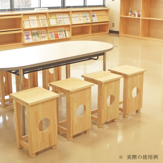 図工室椅子　技術室　四角の椅子　スツール　ローテーブル　花置き台　ハンドメイド 四角のいす2台 学校の図工室・美術室のほぞ組で丈夫 椅子