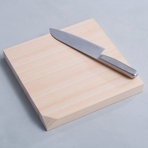 特撰・桧・まな板 ＜27×27×3cm＞ 国産・木曽地域のひのき スクエア・コンパクト #04152