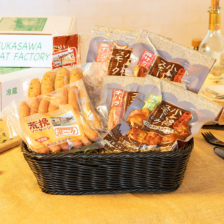 （2025冬ギフト5％OFF）《お得！送料込み価格※一部地域を除く》小樽の老舗肉屋燻製ミート7種盛り